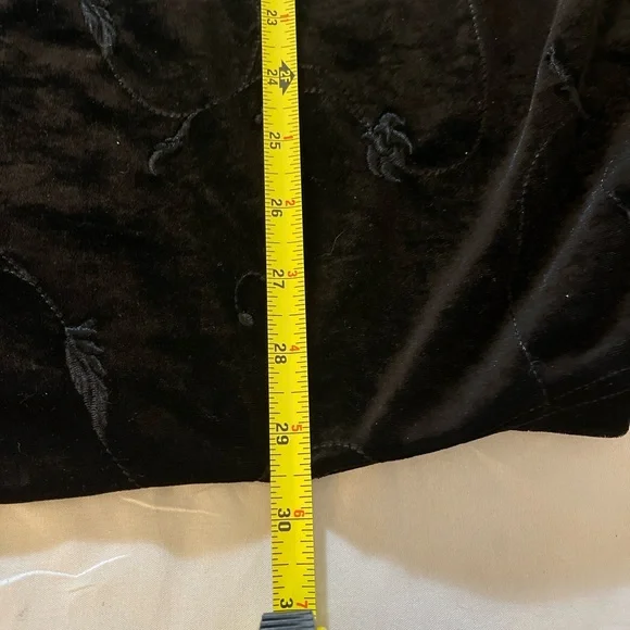 August Max Woman 3X Velvet embroidesleevless top - Picture 5 of 10